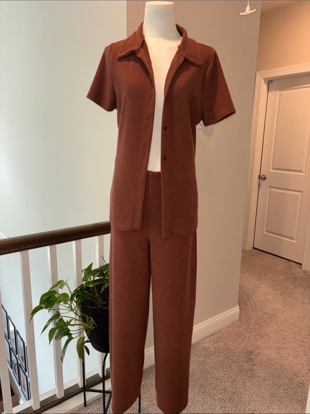 Women’s Two-Piece Knit Pant Set in Brown